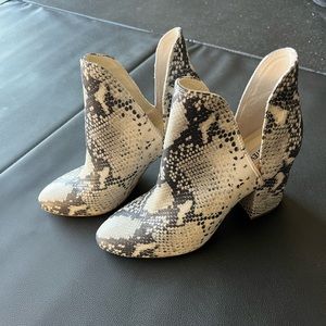 Brand new Steve Madden booties